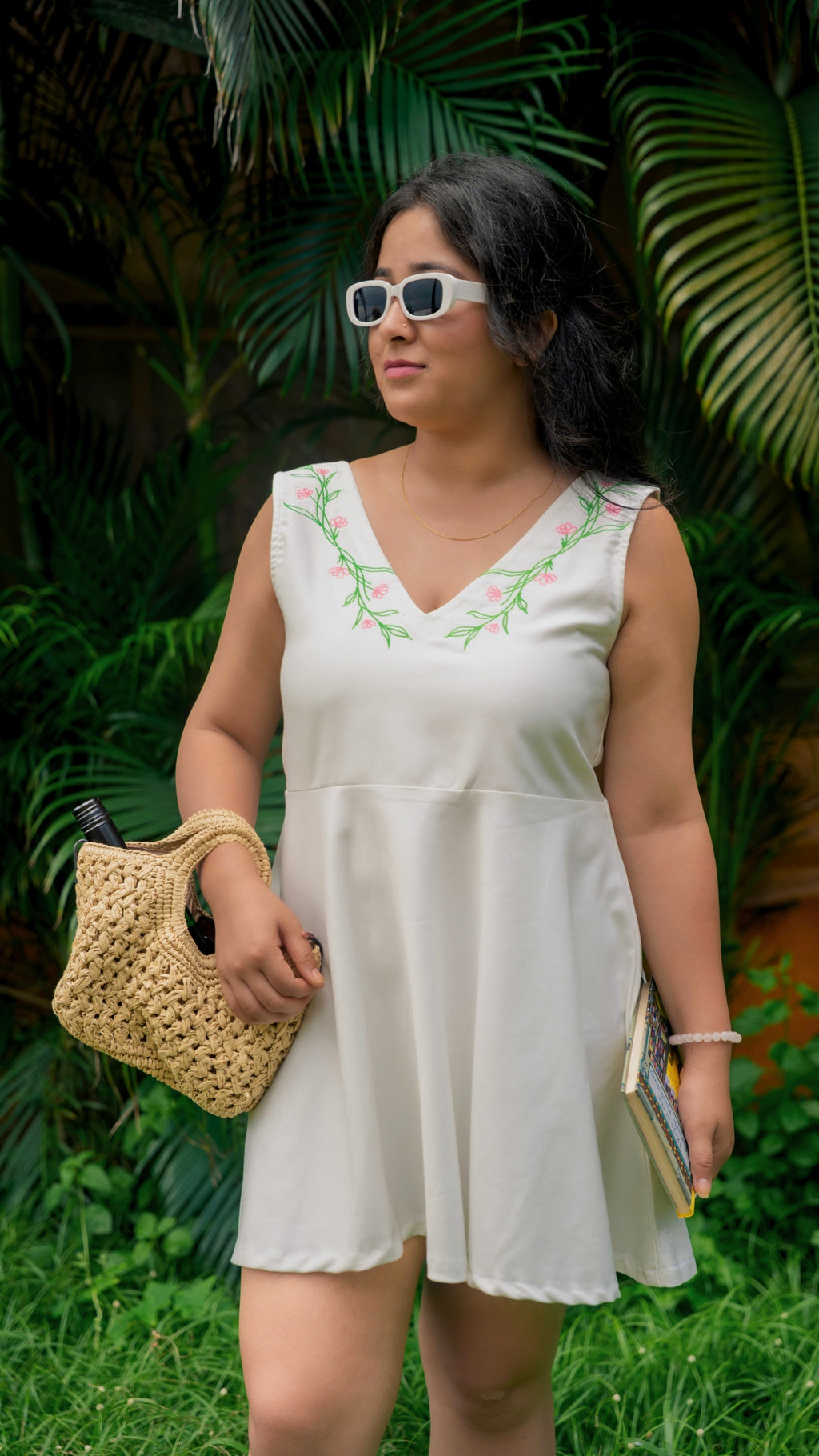 WOMEN'S EMBROIDERED SHORT DRESS