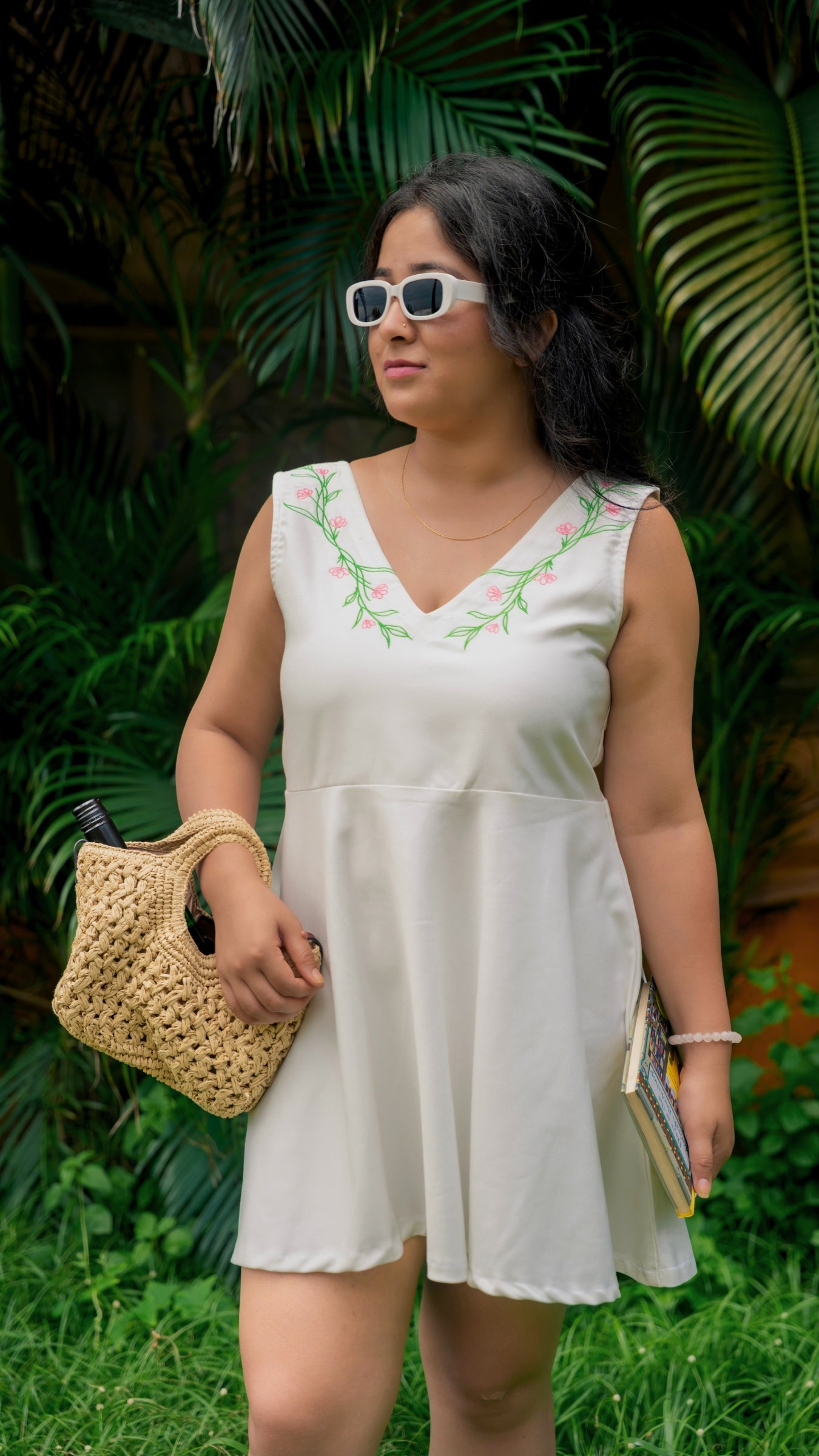 WOMEN'S EMBROIDERED SHORT DRESS