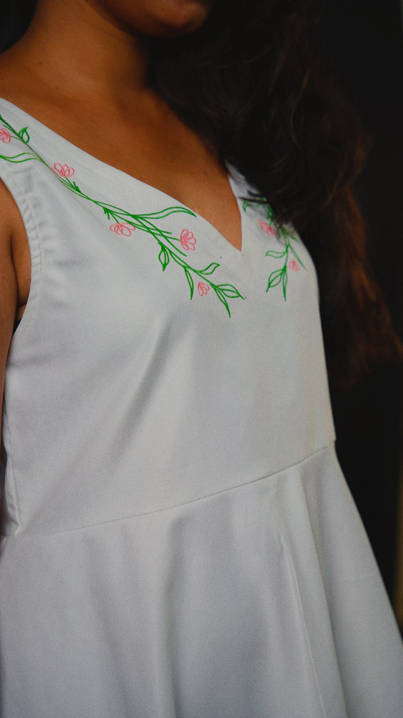 WOMEN'S EMBROIDERED SHORT DRESS