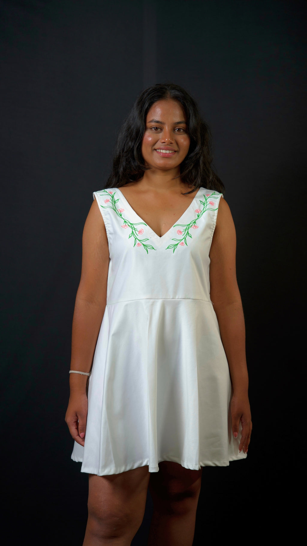 WOMEN'S EMBROIDERED SHORT DRESS