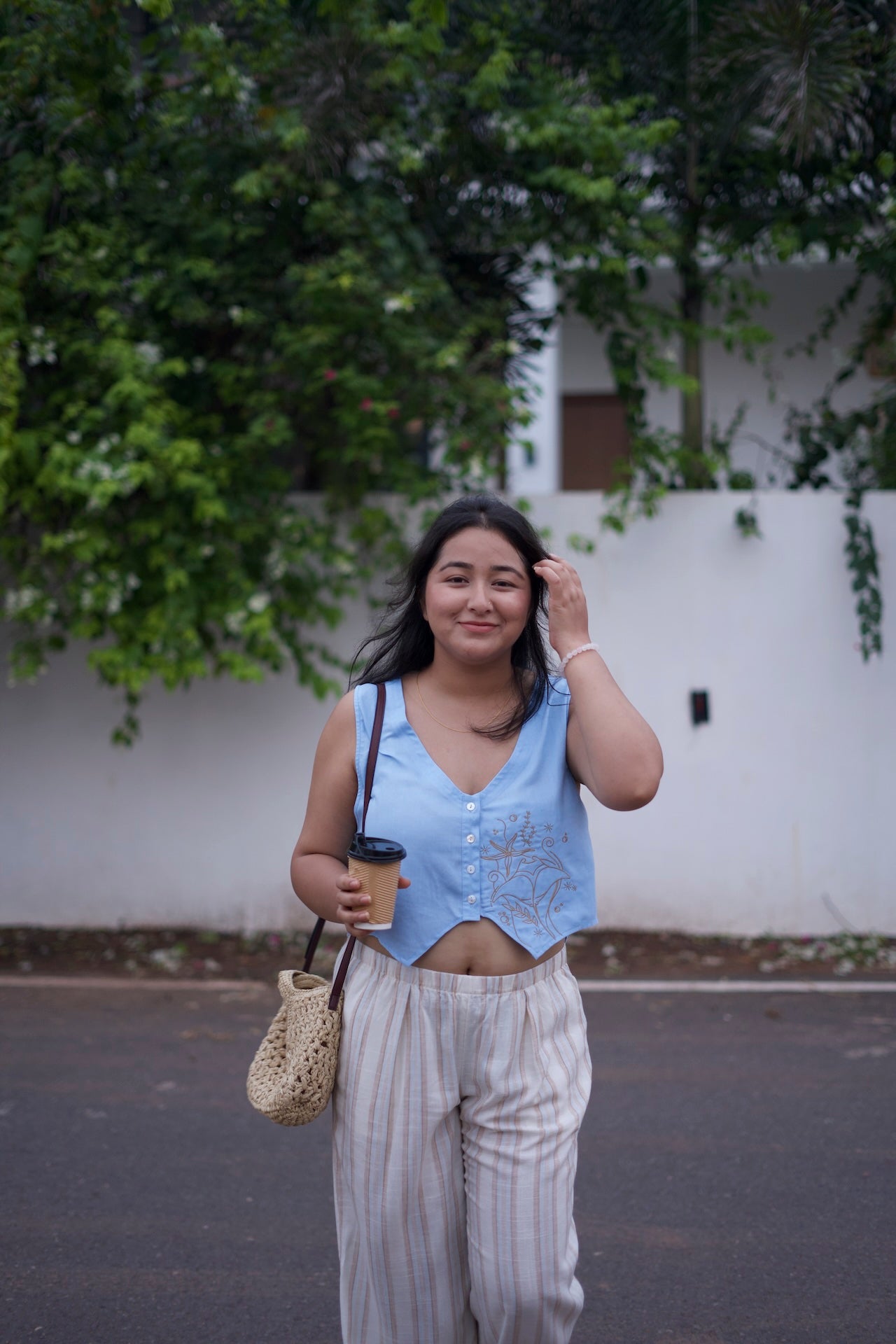WOMEN'S EMBROIDERED CROPPED VEST TOP